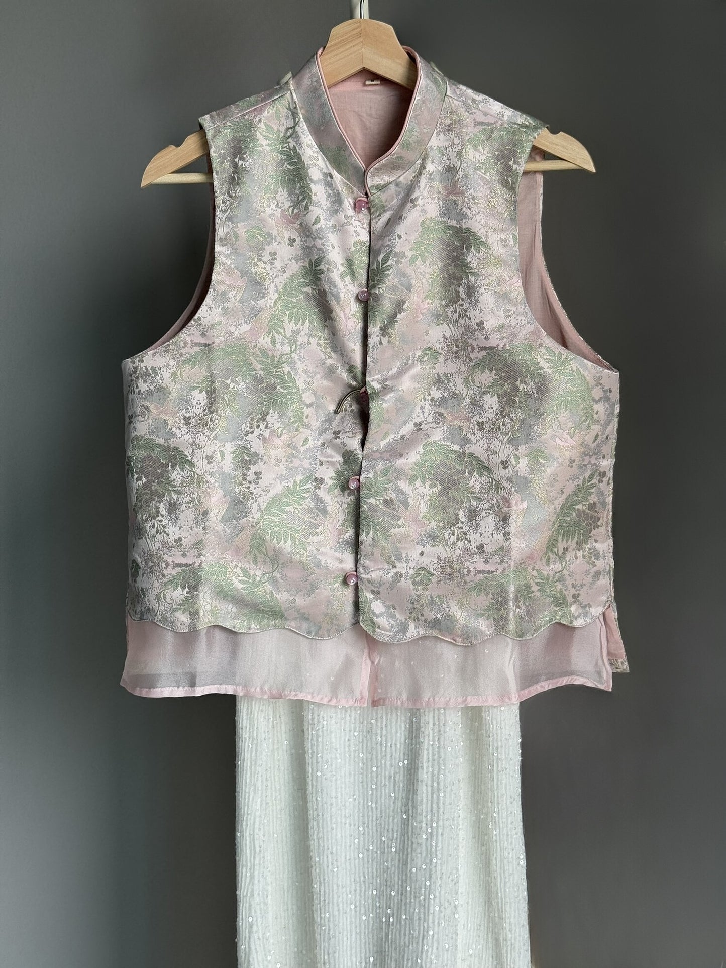 Women Jade Pond Cheongsam Vest with White Sequin Skirt
